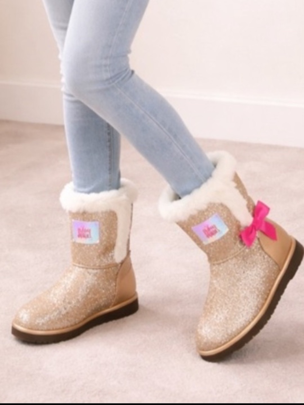 Juicy Couture Gold Glitter Faux Fur Winter Boots Pink Bow Women’s 6